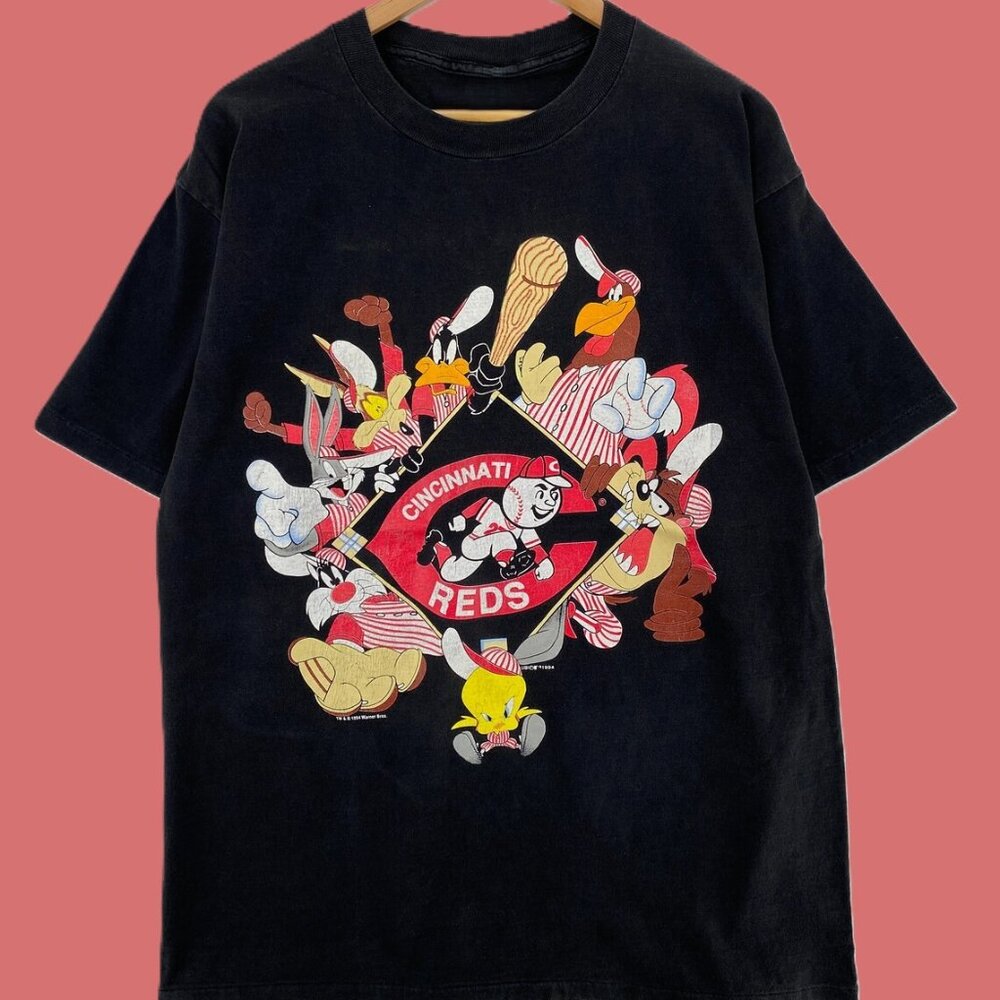 LOONEY TUNES X CINCINATTI Reds T-shirt, Cincinnati Baseball shirt